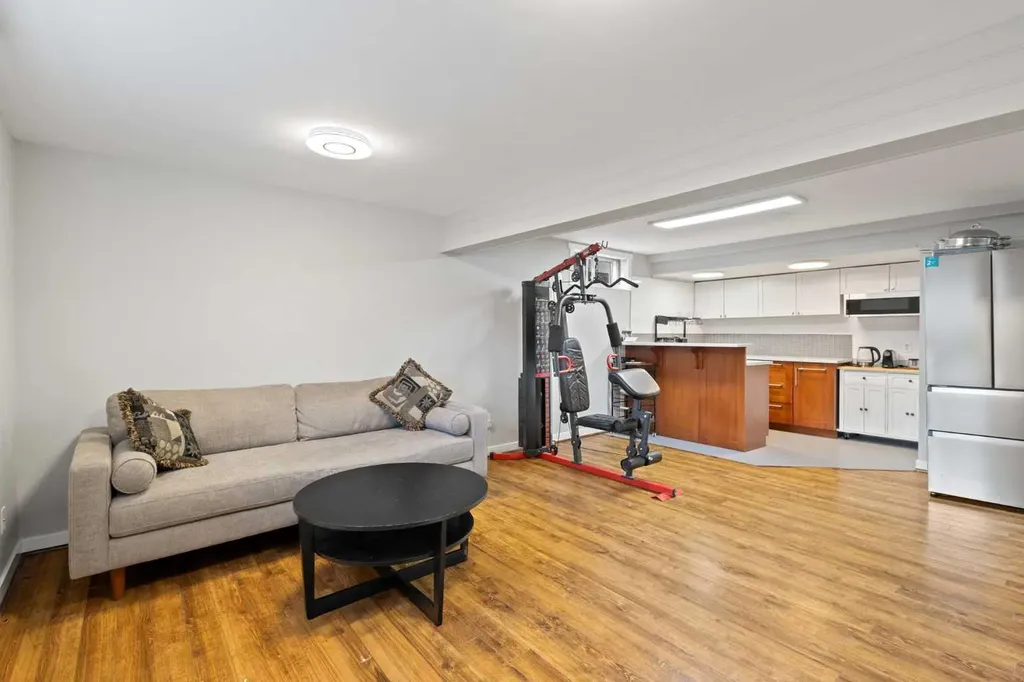 208 Woodpark Place SW Calgary AB T2M 2S5