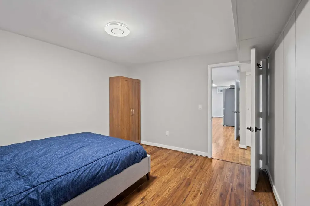 208 Woodpark Place SW Calgary AB T2M 2S5