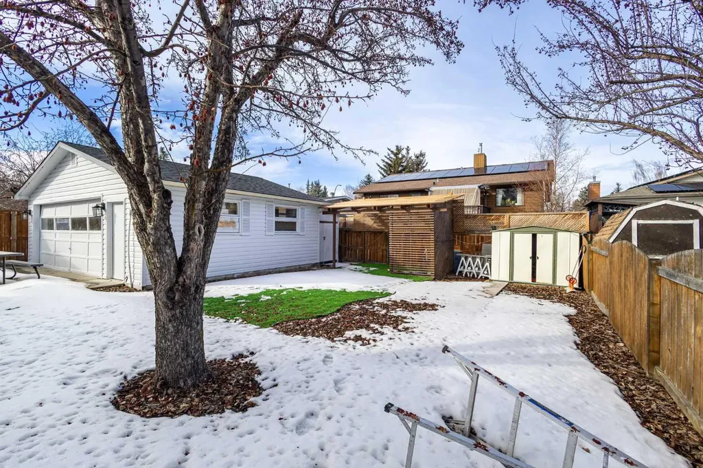 208 Woodpark Place SW Calgary AB T2M 2S5