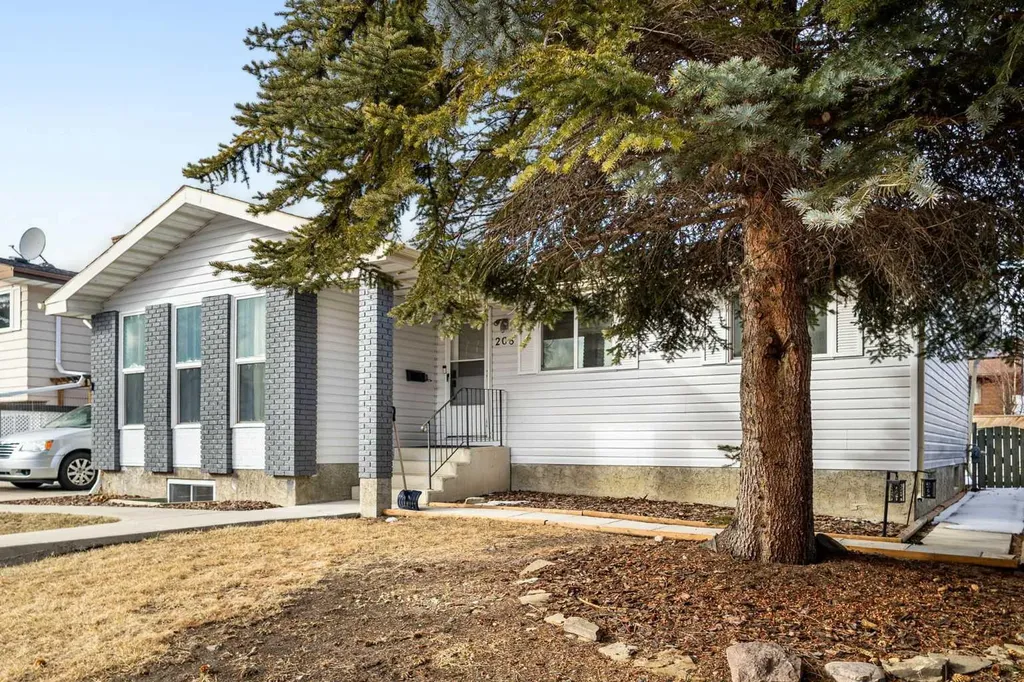 208 Woodpark Place SW Calgary AB T2M 2S5