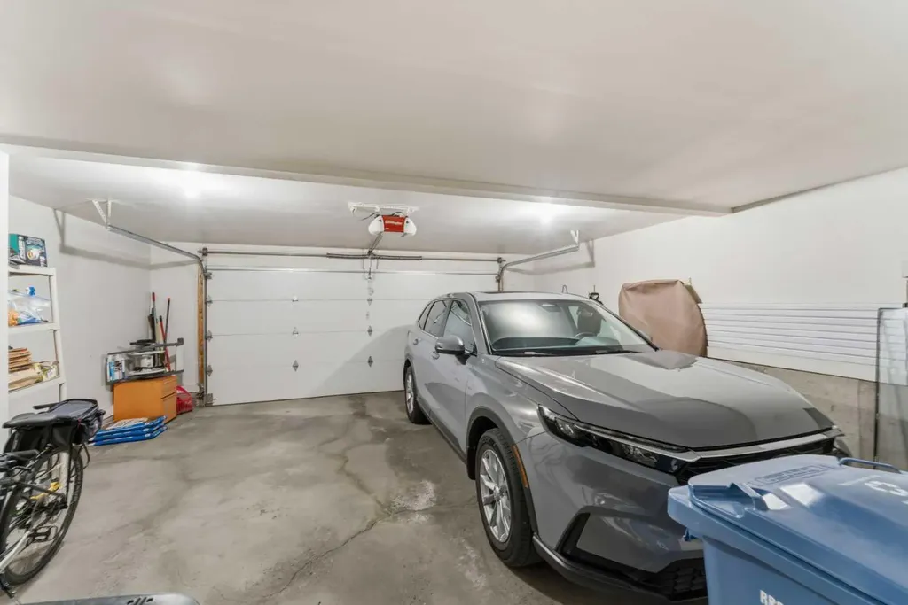 2739 Signal Hill Drive SW Calgary AB T3H 2L6