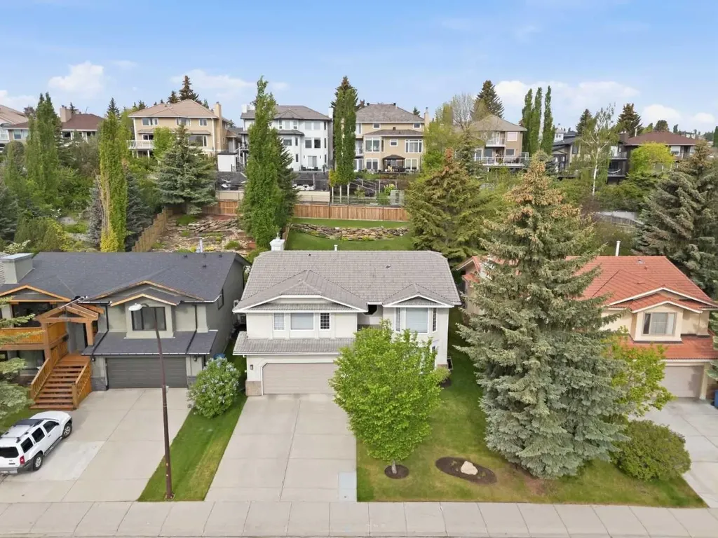 2739 Signal Hill Drive SW Calgary AB T3H 2L6