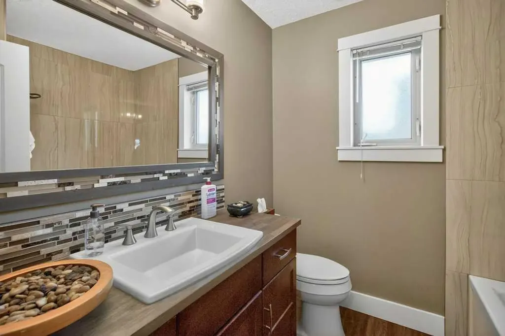 63 Wildwood Crescent W Lethbridge AB T1K6C8