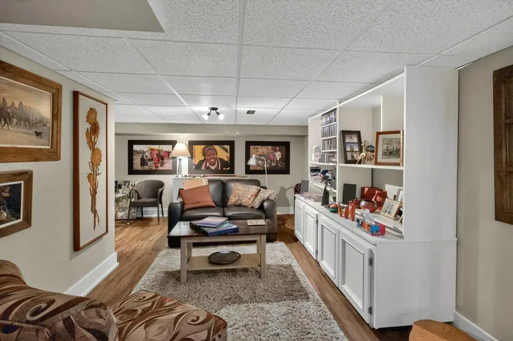 63 Wildwood Crescent W Lethbridge AB T1K6C8