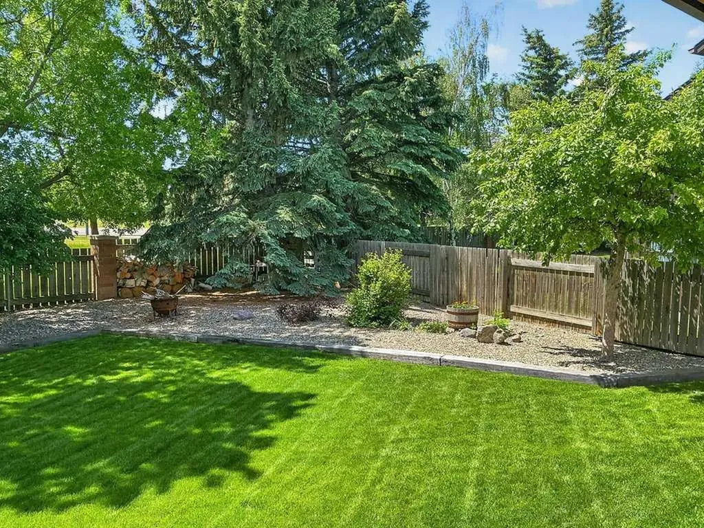 63 Wildwood Crescent W Lethbridge AB T1K6C8