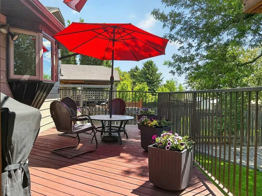 63 Wildwood Crescent W Lethbridge AB T1K6C8