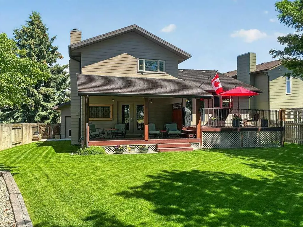 63 Wildwood Crescent W Lethbridge AB T1K6C8