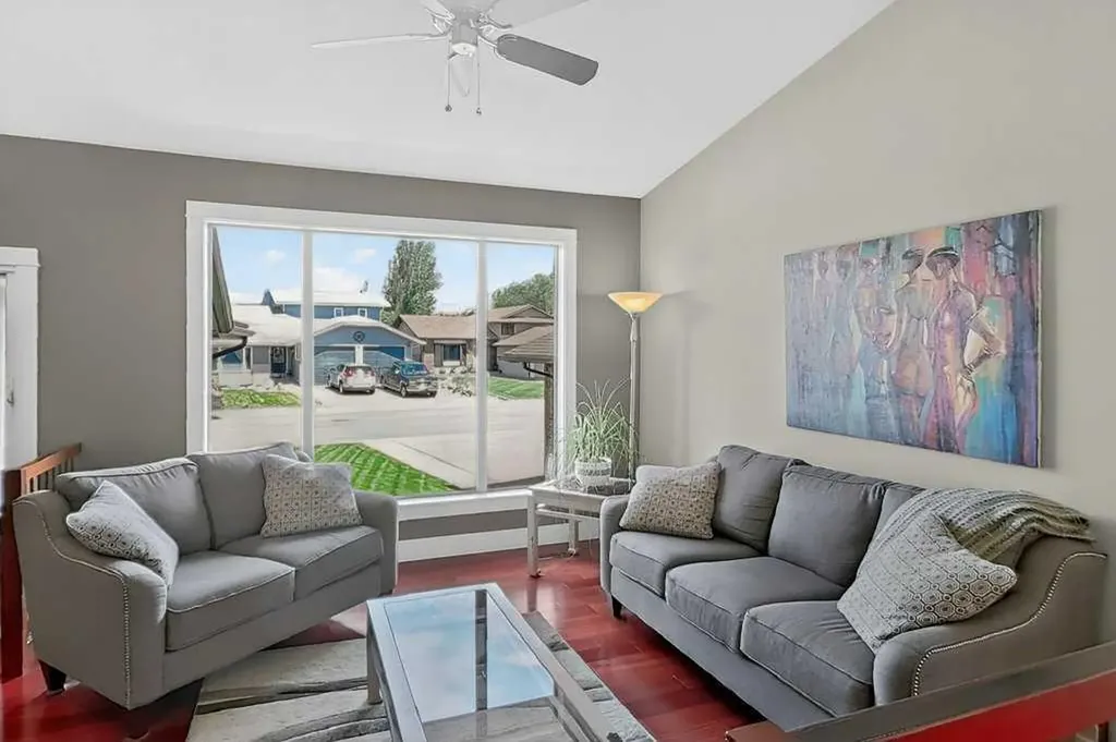 63 Wildwood Crescent W Lethbridge AB T1K6C8