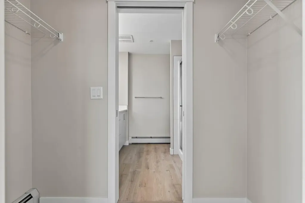 660 Shawnee Square SW Calgary AB T2Y 0X6