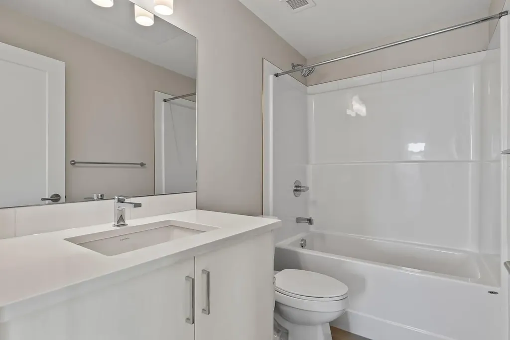 660 Shawnee Square SW Calgary AB T2Y 0X6