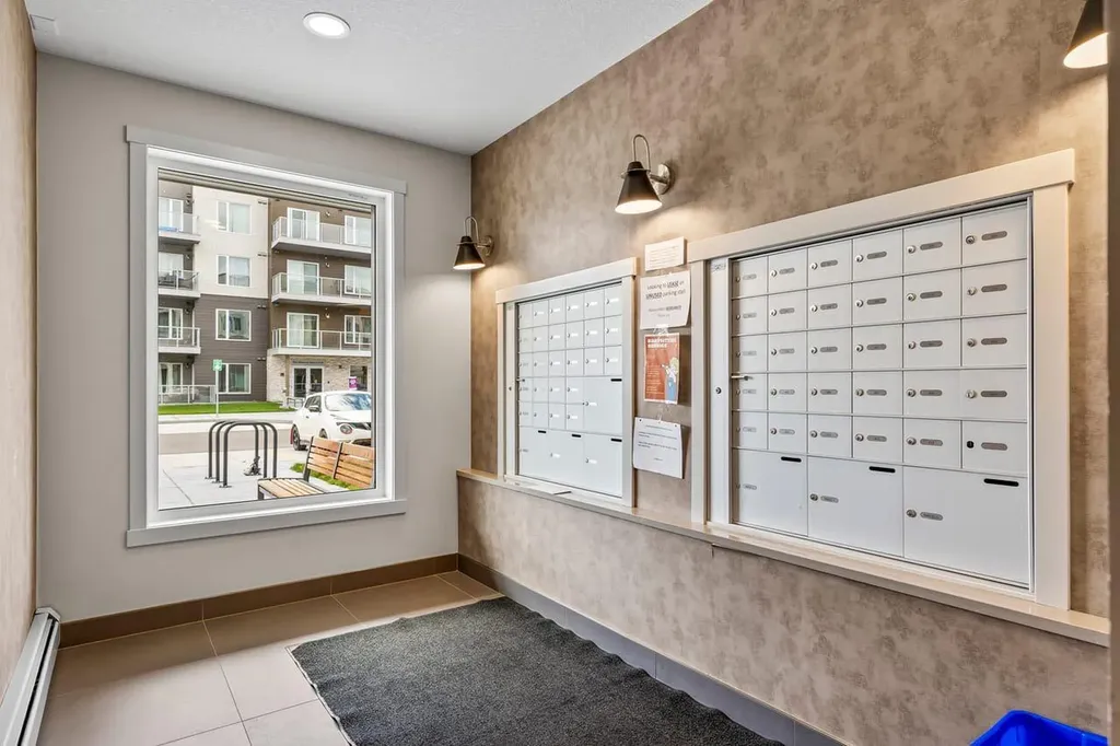 660 Shawnee Square SW Calgary AB T2Y 0X6
