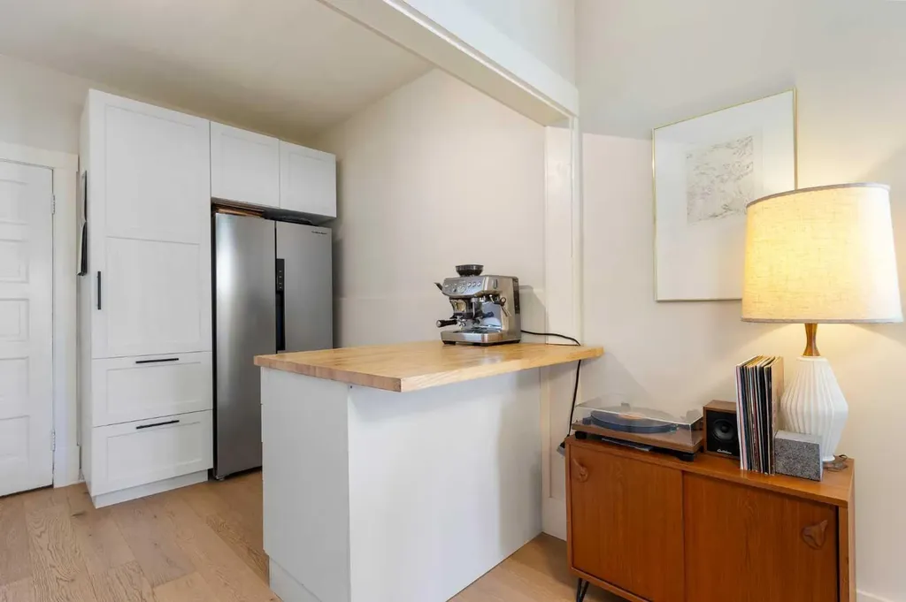 317 18 Avenue NW Calgary AB T2M0T4