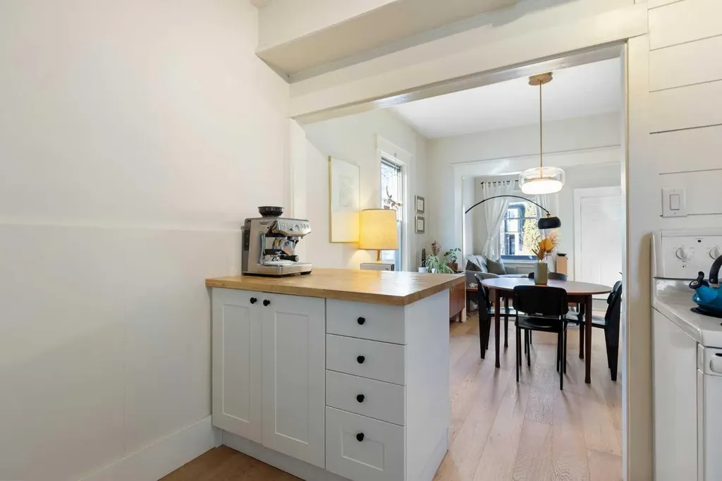 317 18 Avenue NW Calgary AB T2M0T4