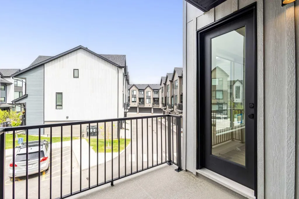 85 Sage Hill Heights NW Calgary AB T3R 2E5