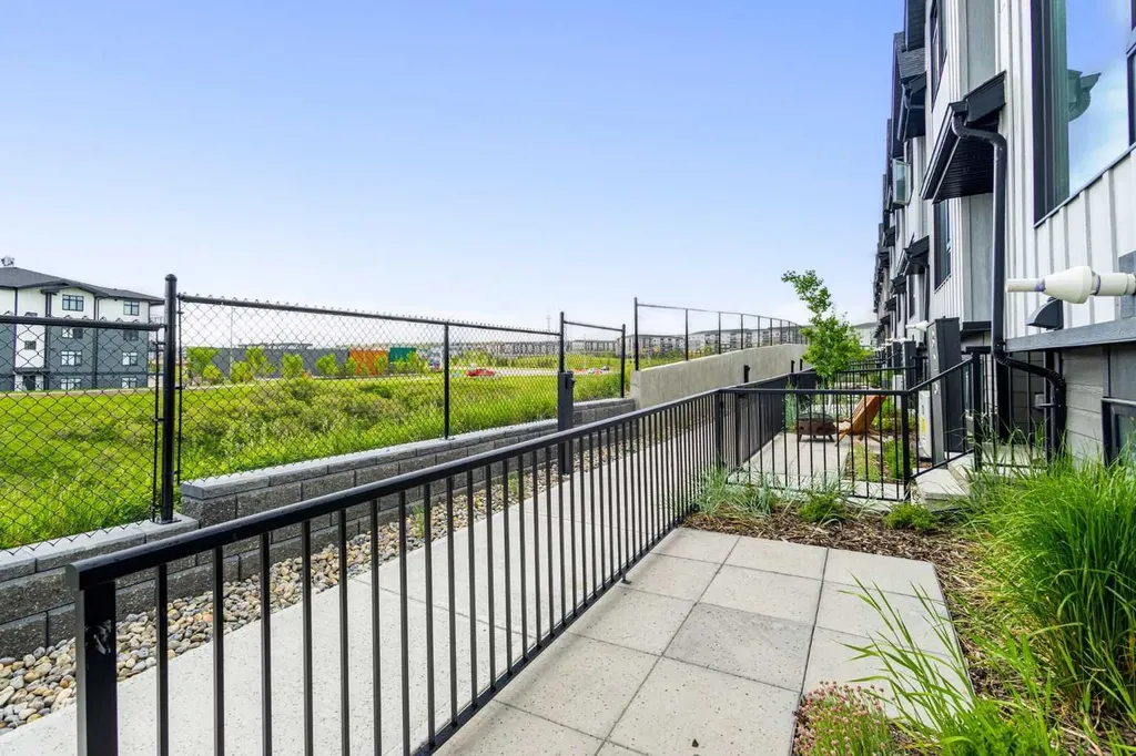 85 Sage Hill Heights NW Calgary AB T3R 2E5
