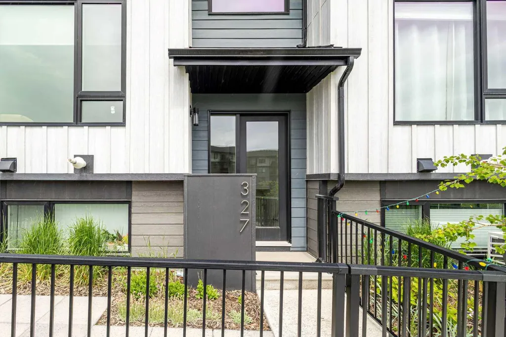 85 Sage Hill Heights NW Calgary AB T3R 2E5