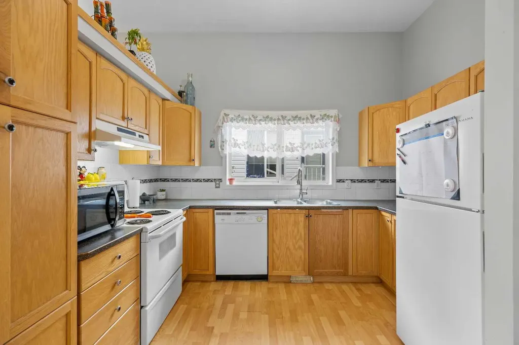 67 Saddlemead Green NE Calgary AB T3J 4M8