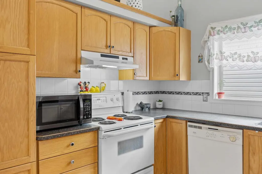 67 Saddlemead Green NE Calgary AB T3J 4M8