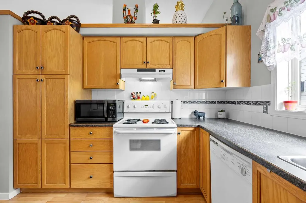 67 Saddlemead Green NE Calgary AB T3J 4M8
