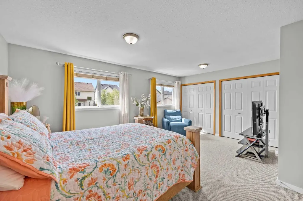67 Saddlemead Green NE Calgary AB T3J 4M8