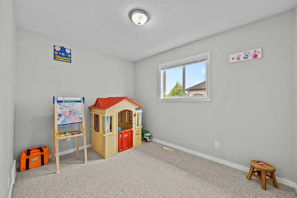 67 Saddlemead Green NE Calgary AB T3J 4M8
