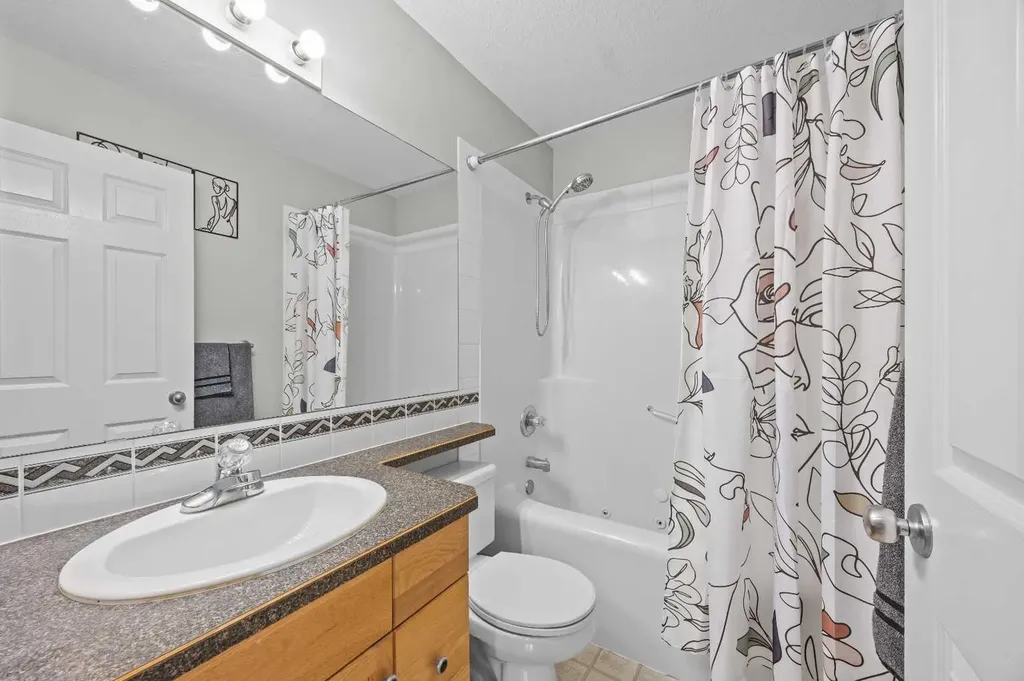 67 Saddlemead Green NE Calgary AB T3J 4M8