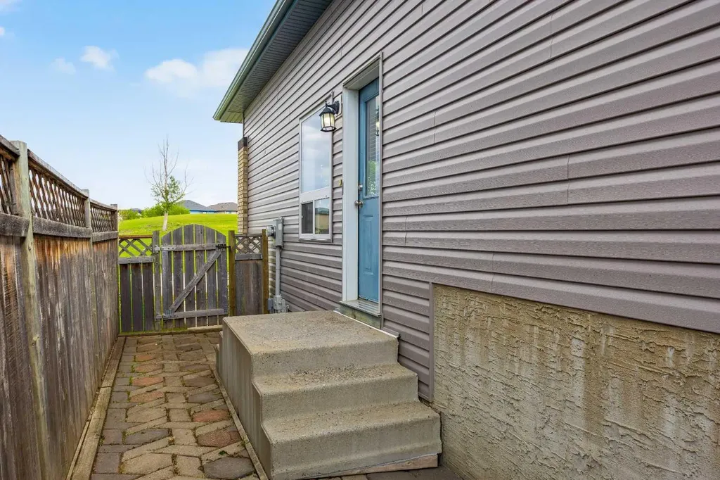 67 Saddlemead Green NE Calgary AB T3J 4M8