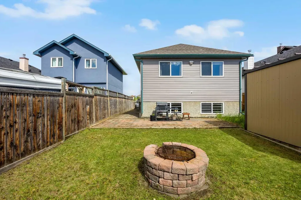 67 Saddlemead Green NE Calgary AB T3J 4M8
