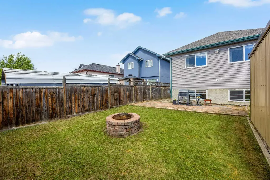 67 Saddlemead Green NE Calgary AB T3J 4M8