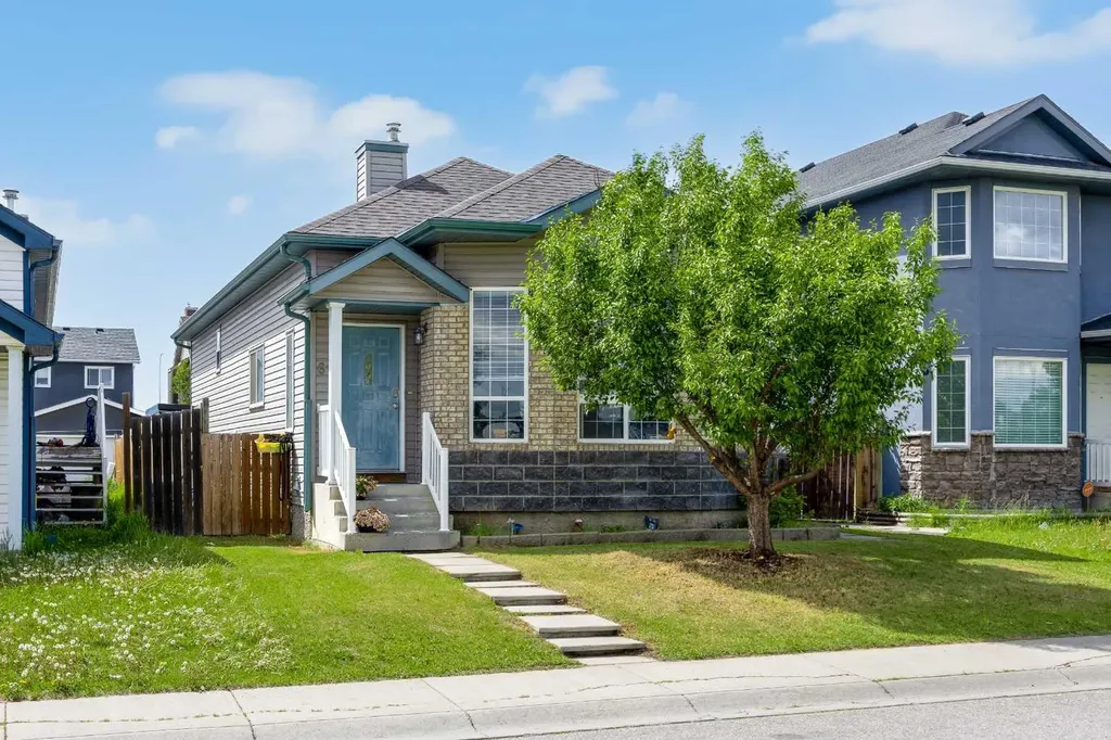 67 Saddlemead Green NE Calgary AB T3J 4M8