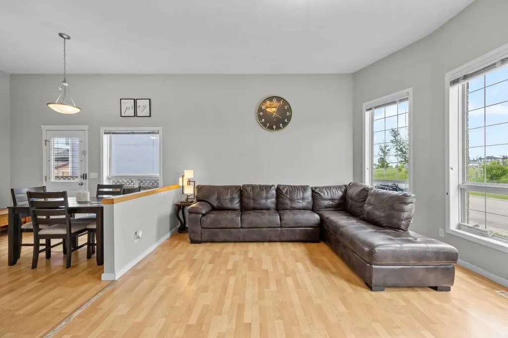 67 Saddlemead Green NE Calgary AB T3J 4M8