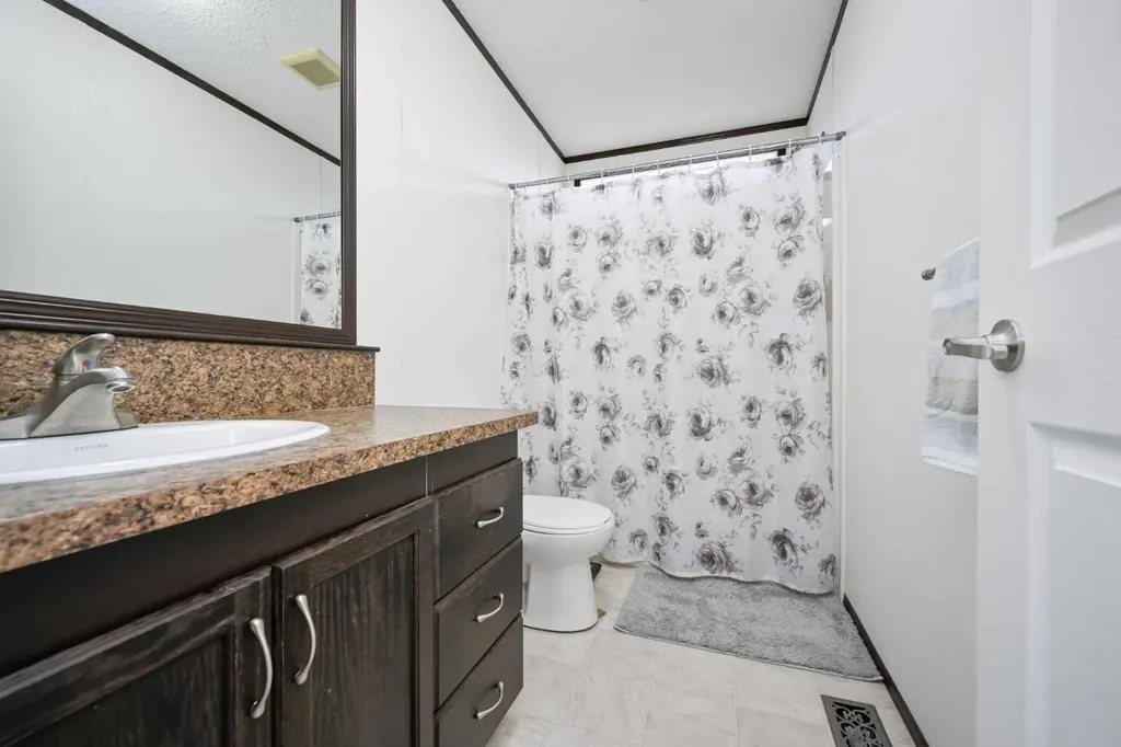 8813 88c Street Grande Prairie AB T8X 0G2