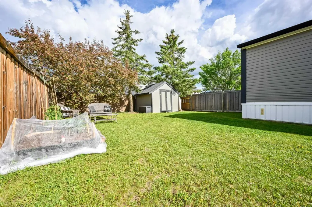 8813 88c Street Grande Prairie AB T8X 0G2