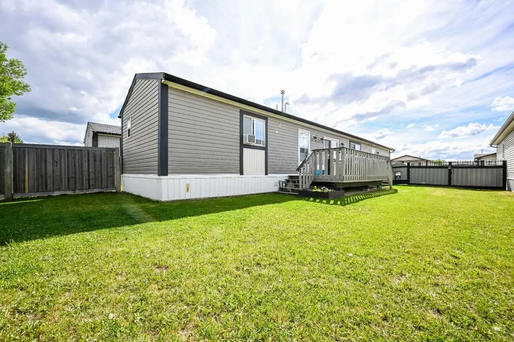 8813 88c Street Grande Prairie AB T8X 0G2