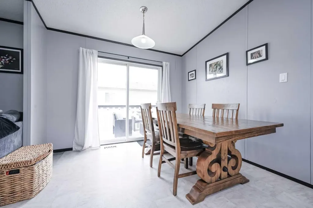 8813 88c Street Grande Prairie AB T8X 0G2