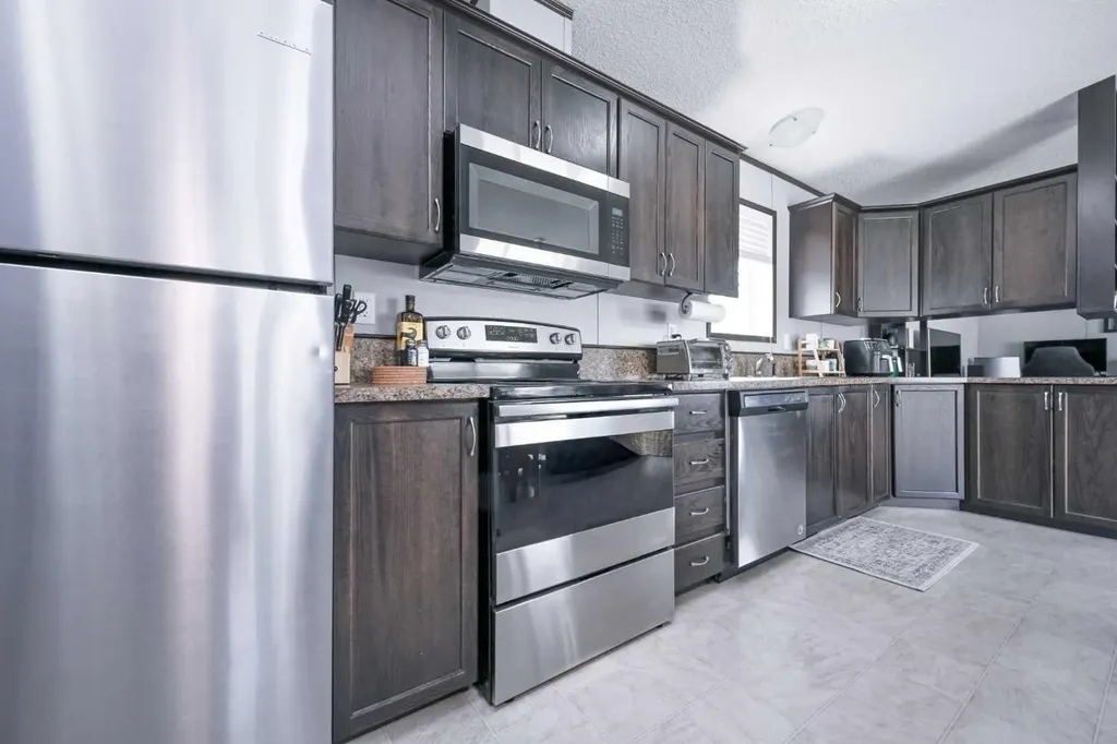 8813 88c Street Grande Prairie AB T8X 0G2