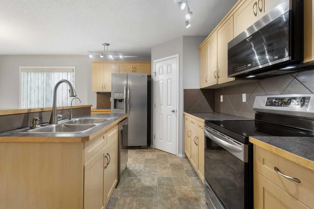 5 Taralake Terrace NE Calgary AB T3J 0A8