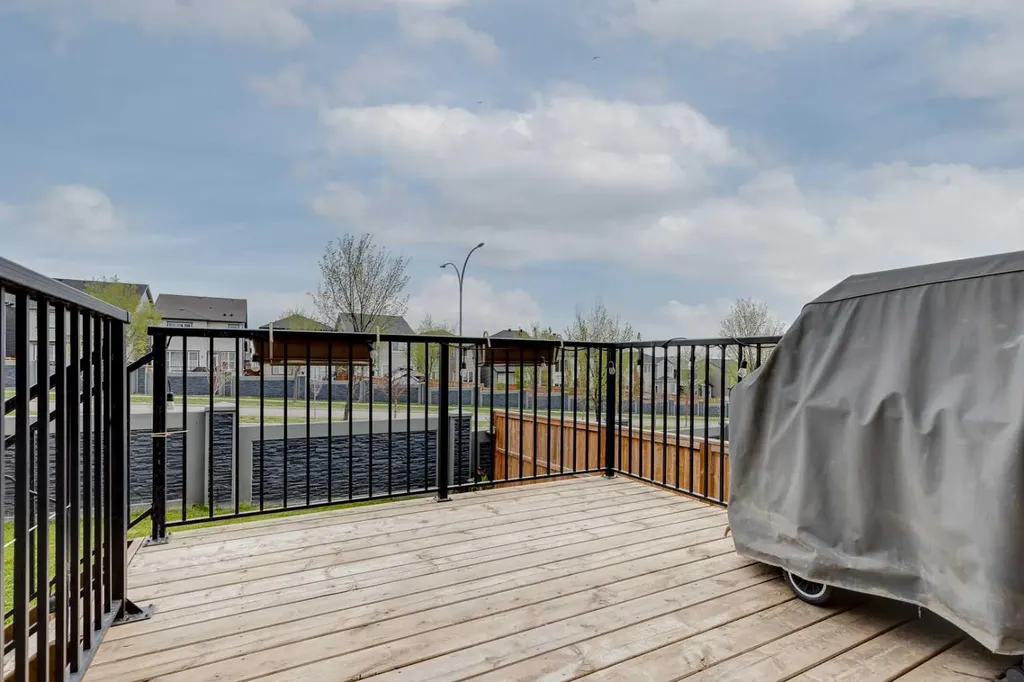 100 Nolancrest Circle NW Calgary AB T3R 0T7