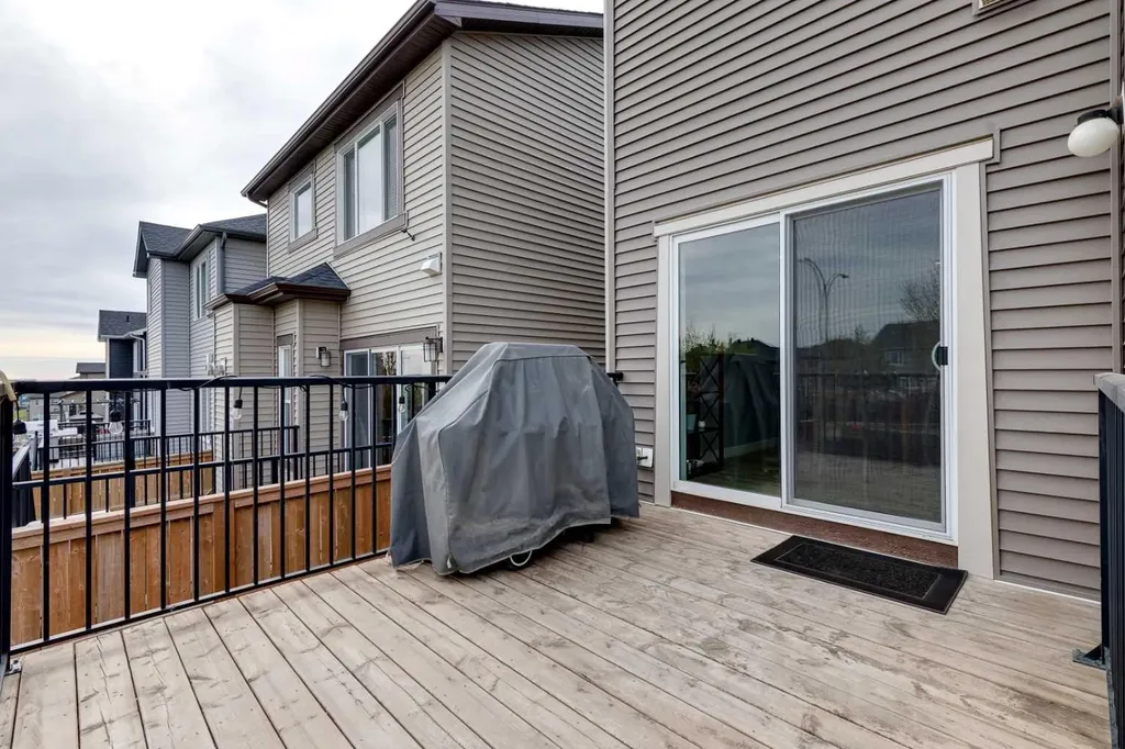 100 Nolancrest Circle NW Calgary AB T3R 0T7