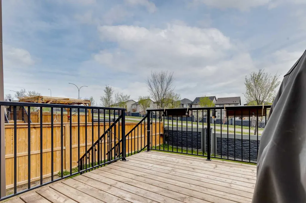 100 Nolancrest Circle NW Calgary AB T3R 0T7