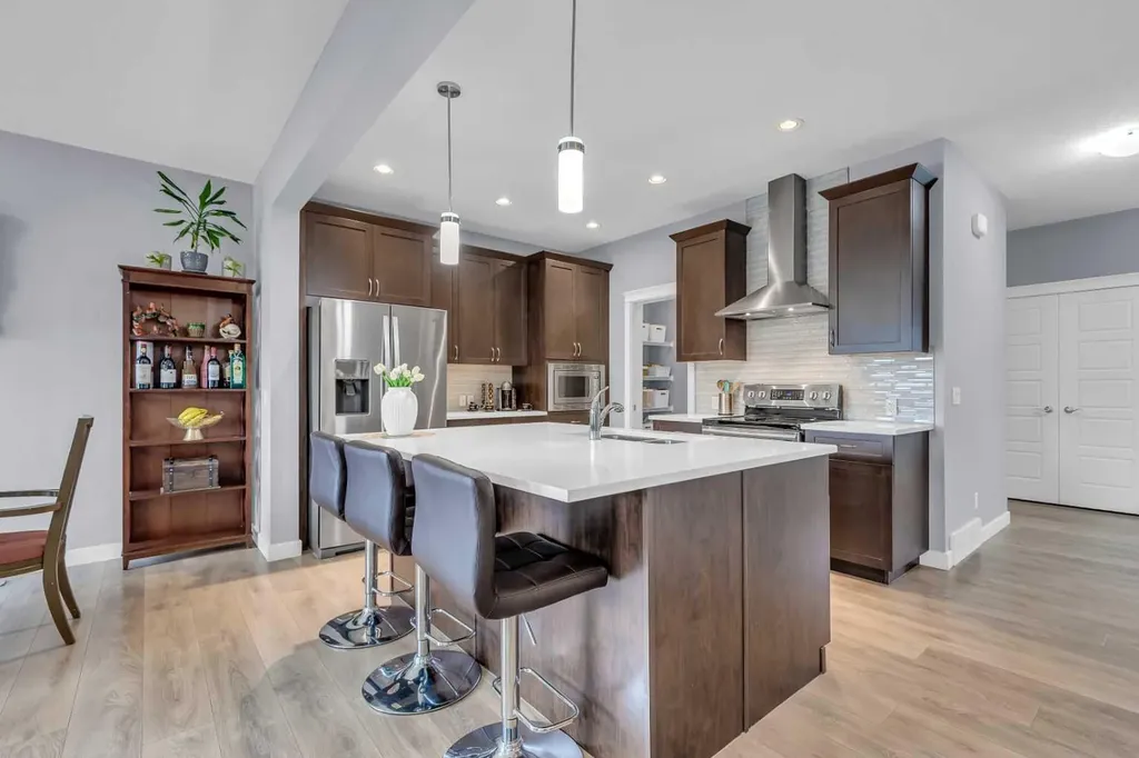100 Nolancrest Circle NW Calgary AB T3R 0T7