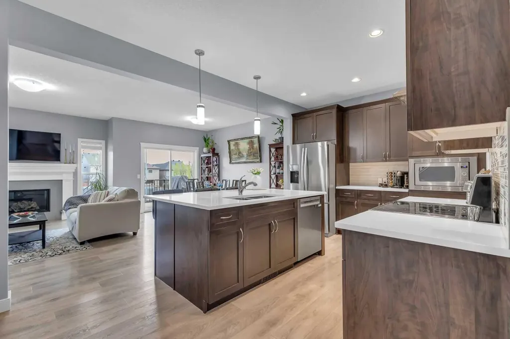 100 Nolancrest Circle NW Calgary AB T3R 0T7