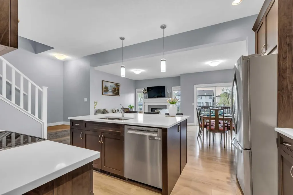 100 Nolancrest Circle NW Calgary AB T3R 0T7