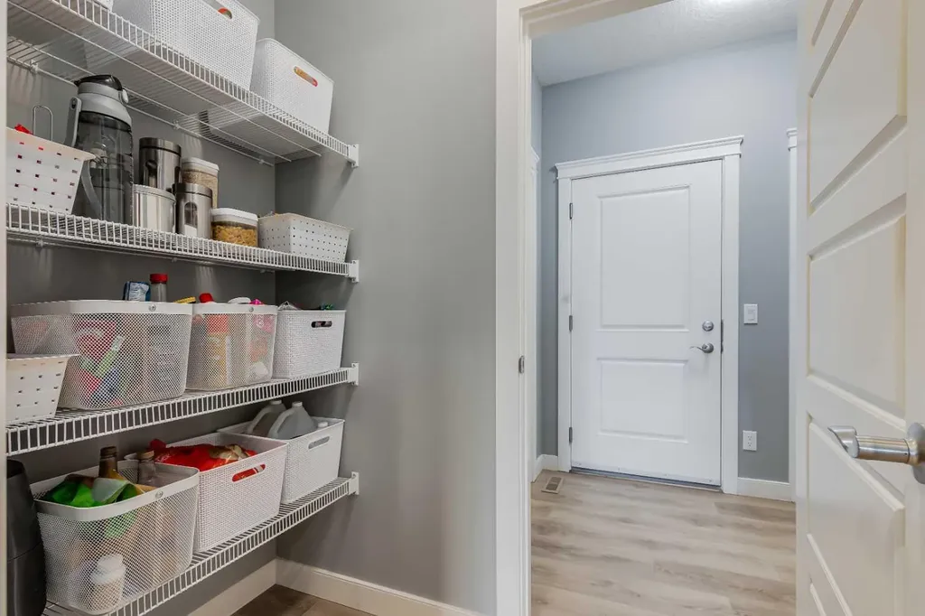 100 Nolancrest Circle NW Calgary AB T3R 0T7