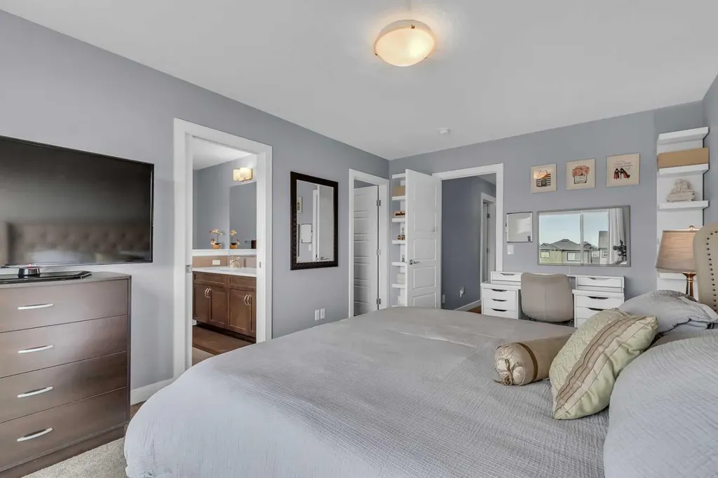 100 Nolancrest Circle NW Calgary AB T3R 0T7