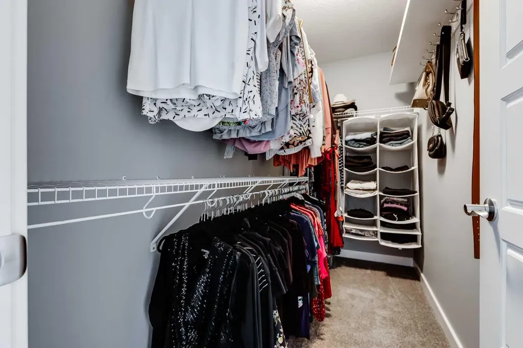 100 Nolancrest Circle NW Calgary AB T3R 0T7