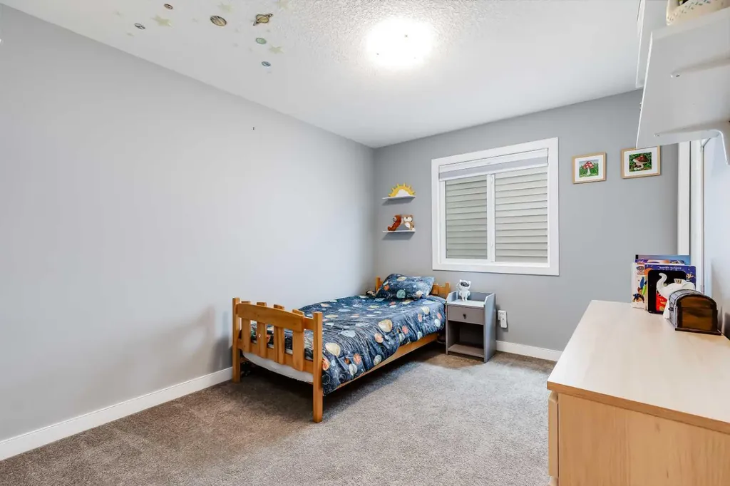 100 Nolancrest Circle NW Calgary AB T3R 0T7