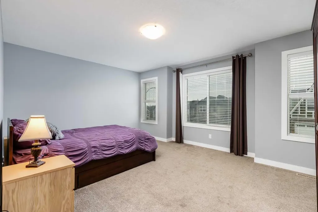 100 Nolancrest Circle NW Calgary AB T3R 0T7