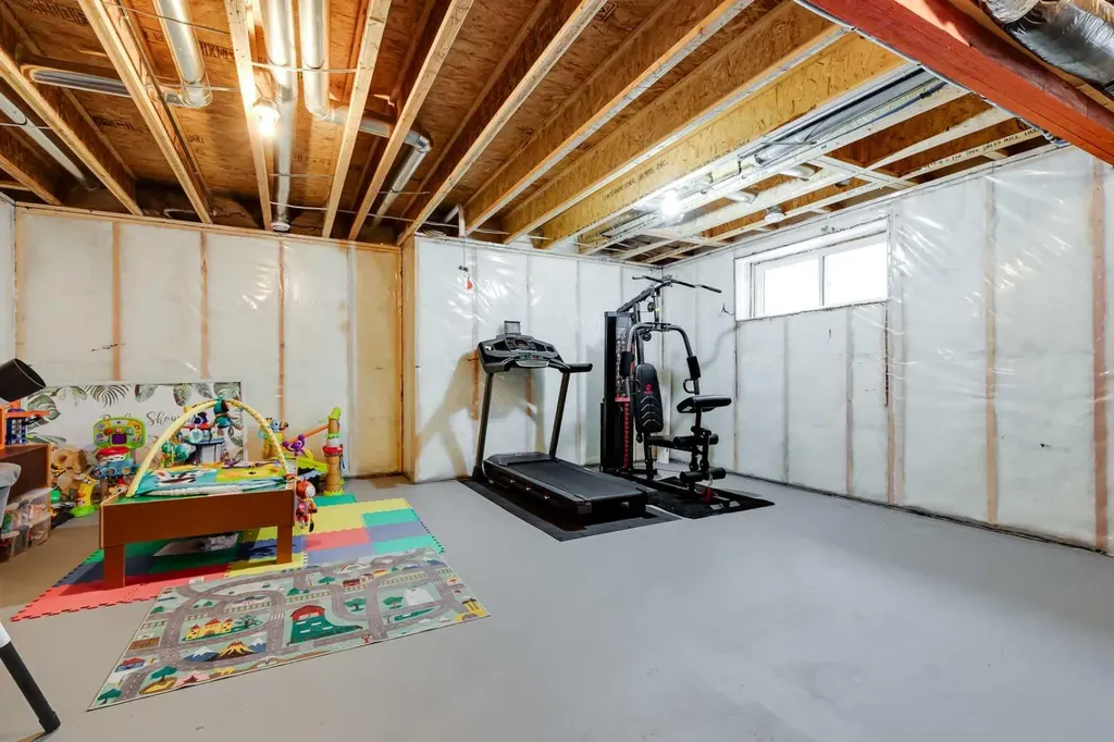 100 Nolancrest Circle NW Calgary AB T3R 0T7