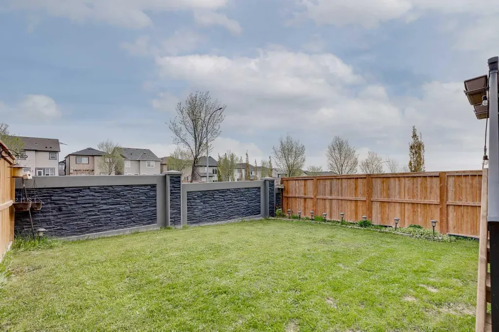 100 Nolancrest Circle NW Calgary AB T3R 0T7